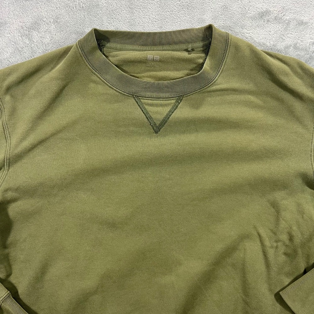 UNIQLO Crewneck Sweatshirt Mens Large Olive Green 341-444966 V-Stitch